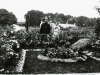 garden-of-chalk-cottages-towards-roundabout